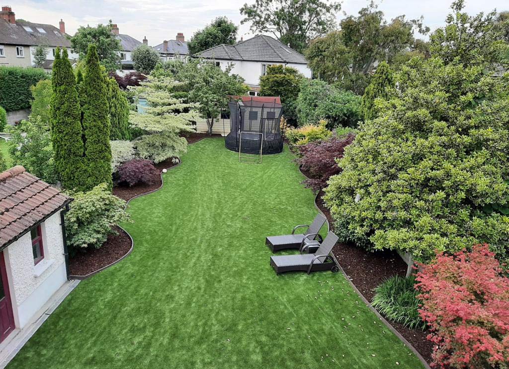 Artificial-Grass-Back-Garden-with-Composite-Edging-Dublin (2)