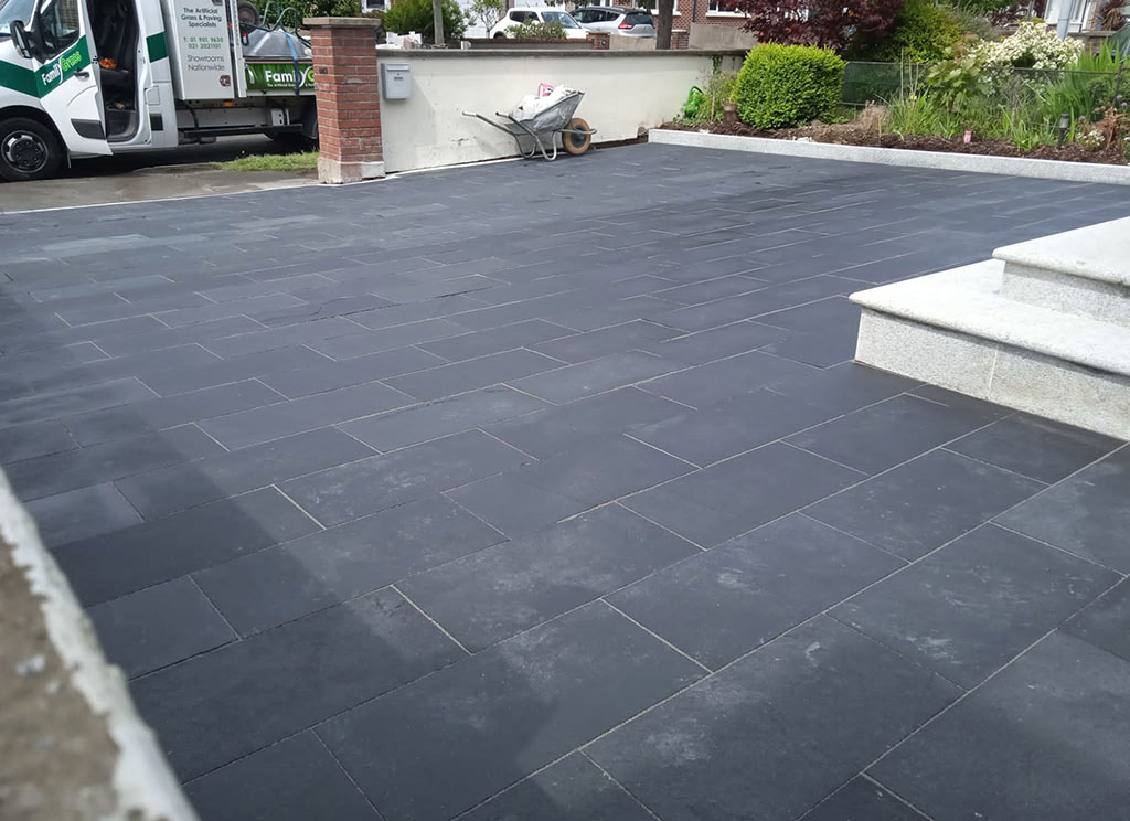 Black-Limestone-with-granite-edging-and-granite-kerbs-Front-garden-in-Clontarf-Dublin3